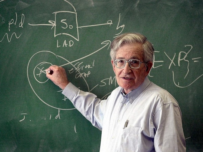 Σαν σημερα γεννήθηκε ο Noam Chomsky